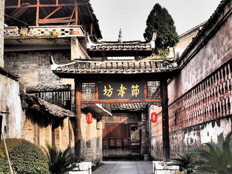 贵州大山走出“狙击神“,206发子弹灭敌203人,退伍后为何从不吃罐头